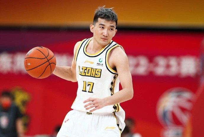 👏恭喜！孙铭徽CBA助攻数超越吕晓明 升至CBA历史第7位